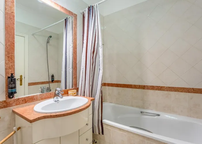 Cozy 1bdr Flat W Pool In Vilamoura By Lovelystay Апартаменты Картейра