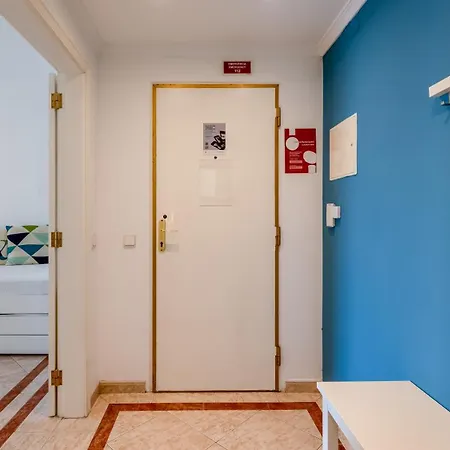 4Pax Vilamoura Flat With Pool & Garage By Lovelystay 아파트 쿼테이라