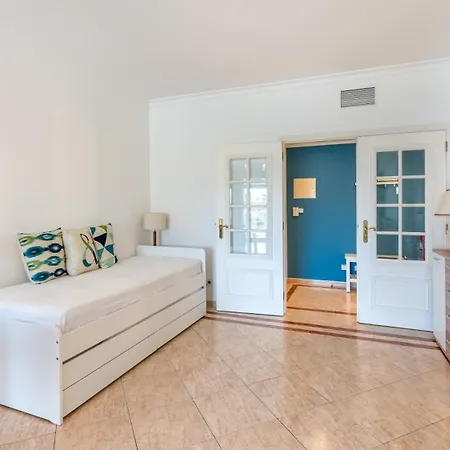 4Pax Vilamoura Flat With Pool & Garage By Lovelystay * 쿼테이라
