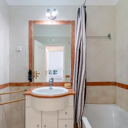 4Pax Vilamoura Flat With Pool & Garage By Lovelystay *