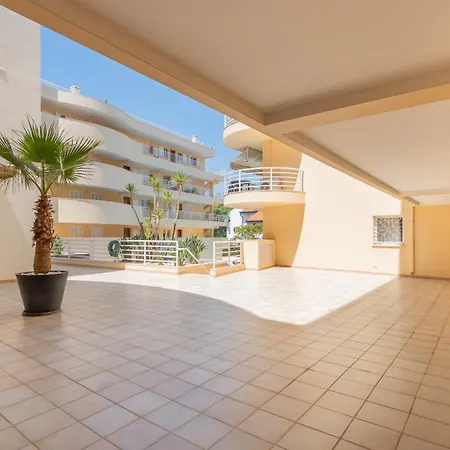 4Pax Vilamoura Flat With Pool & Garage By Lovelystay *