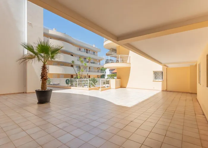 Cozy 1bdr Flat W Pool In Vilamoura By Lovelystay *